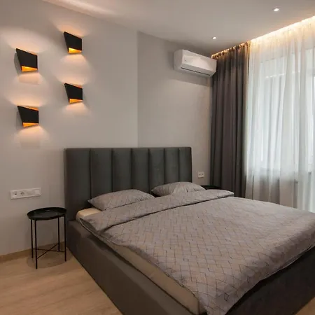 Royal Tower Big Vip In Center Floor 27 Apartment Kyiv